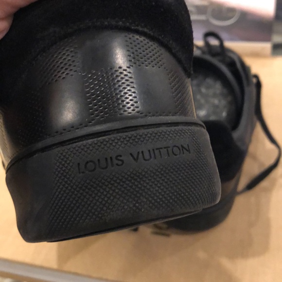 Authentic Louis Vuitton fits like a size 9 men - Picture 6 of 9